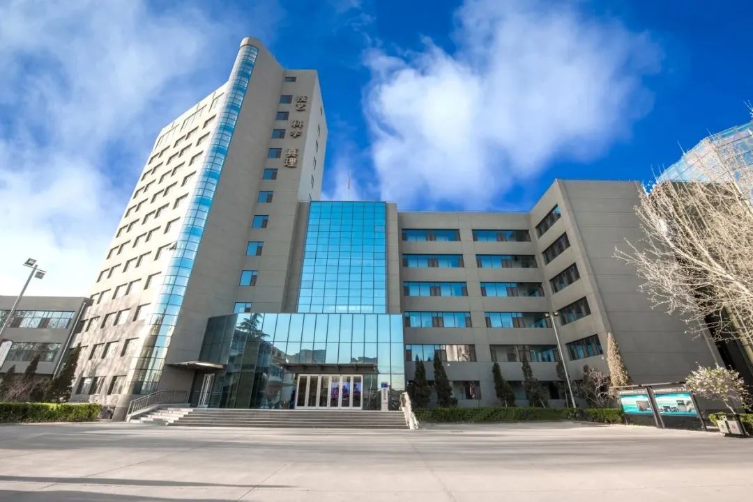 &ldquo;軌道&rdquo;修在學校，&ldquo;火車&rdquo;開進教室，這所&ldquo;鐵院&rdquo;氛圍感拉滿&hellip;&hellip;