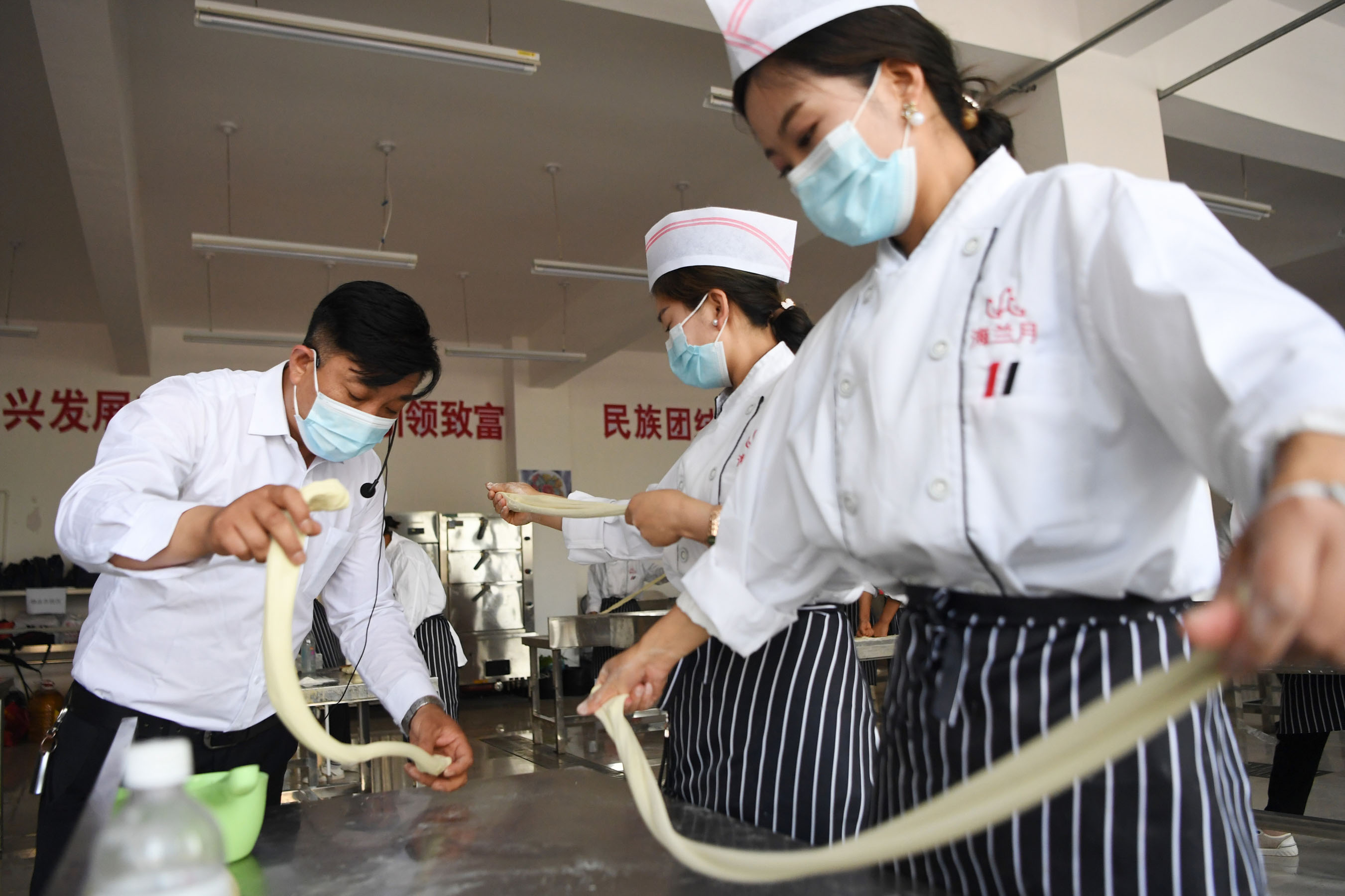 &ldquo;保特色&rdquo;與&ldquo;重規范&rdquo;可否兼得？